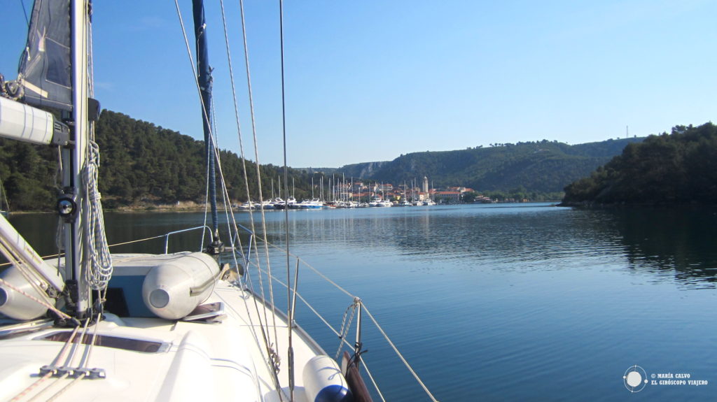 Croisières en Croatie. Vers Skradin, Parc National Cascades Krka