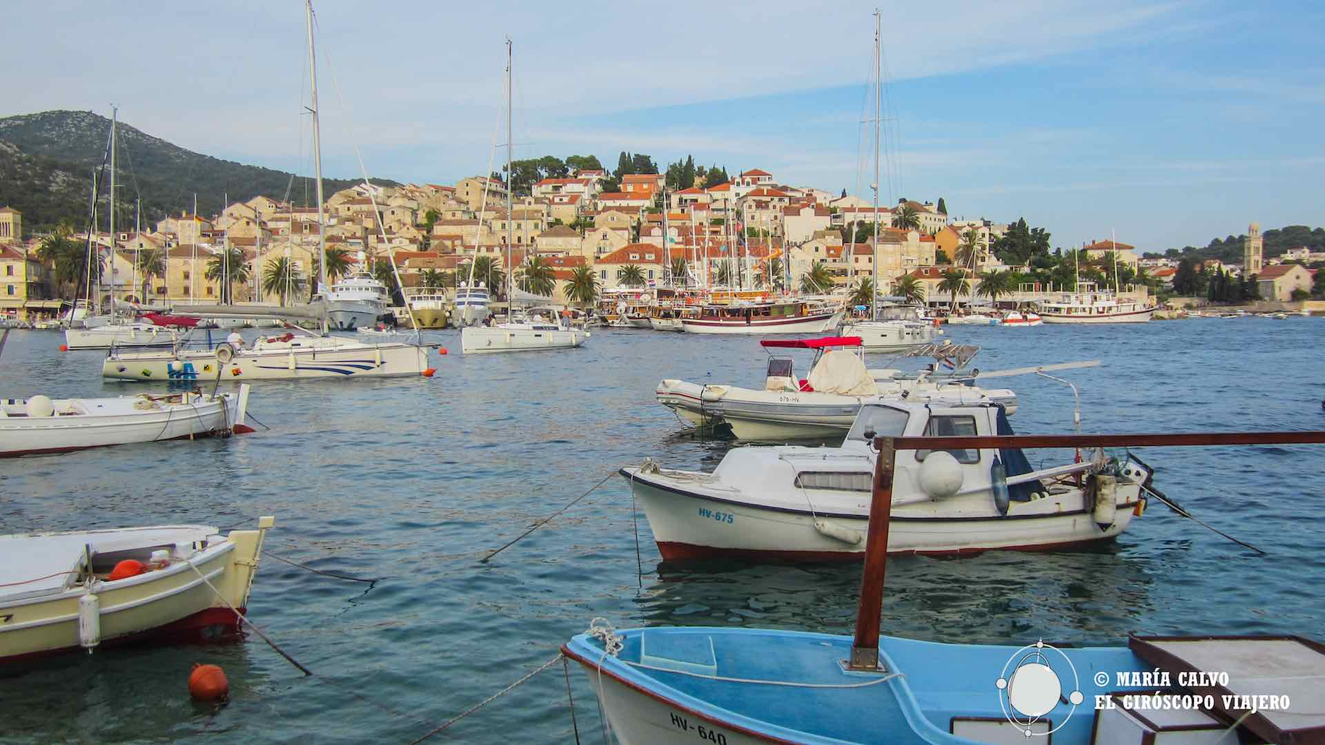 Vous pouvez arriver à l'île de Hvar en voilier 